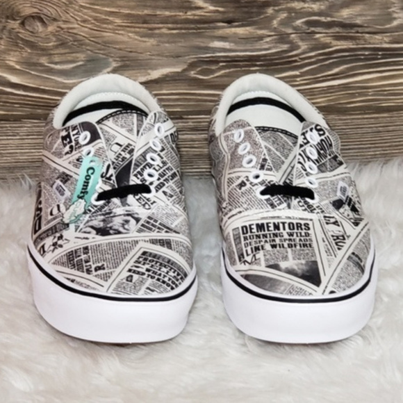 New Vans Harry Potter Daily Prophet News Sneakers - Picture 3 of 8